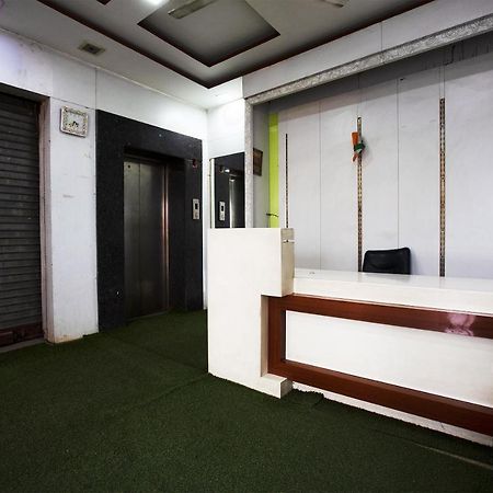 Oyo 44174 Hotel Mid Town Prime Harthala Bagian luar foto