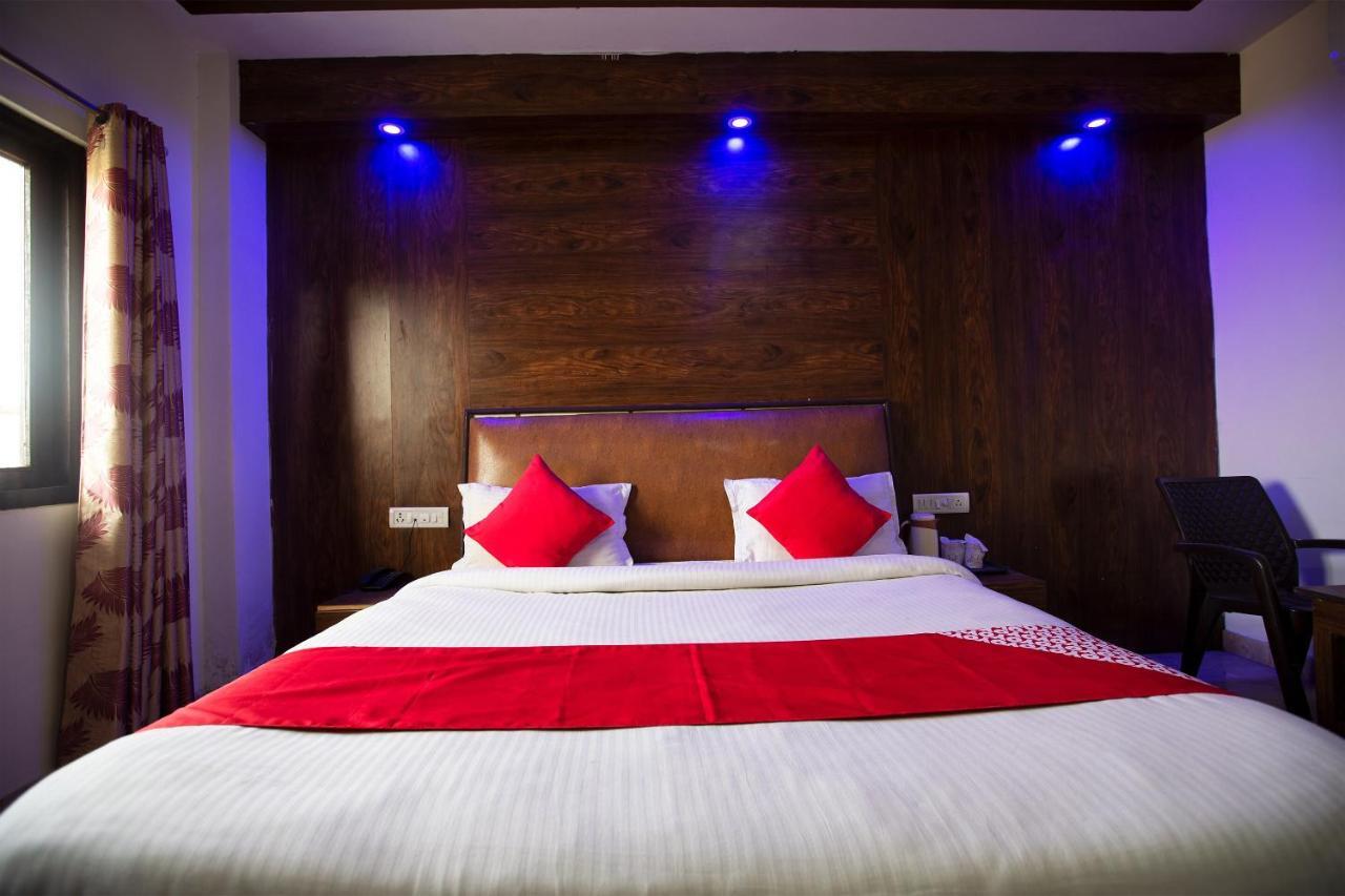 Oyo 44174 Hotel Mid Town Prime Harthala Bagian luar foto