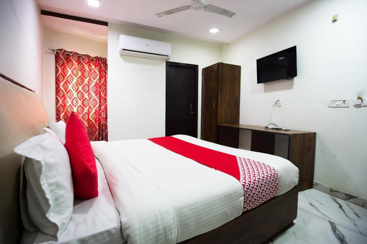 Oyo 44174 Hotel Mid Town Prime Harthala Bagian luar foto